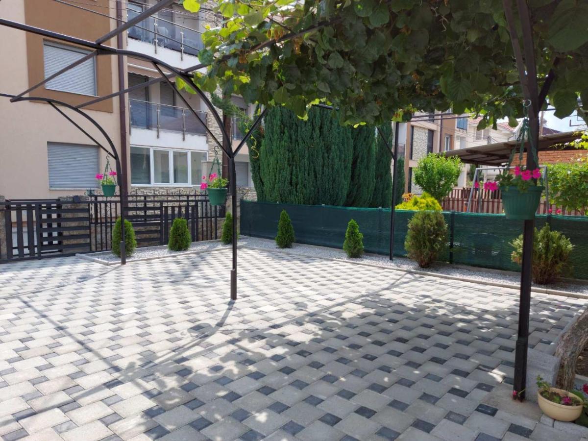אוהריד Petroski Apartments מראה חיצוני תמונה