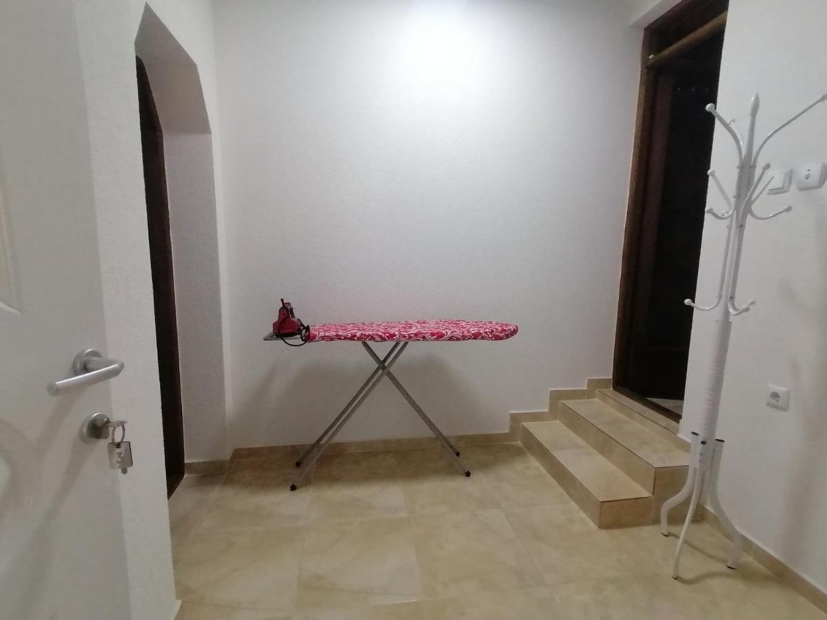 אוהריד Petroski Apartments מראה חיצוני תמונה