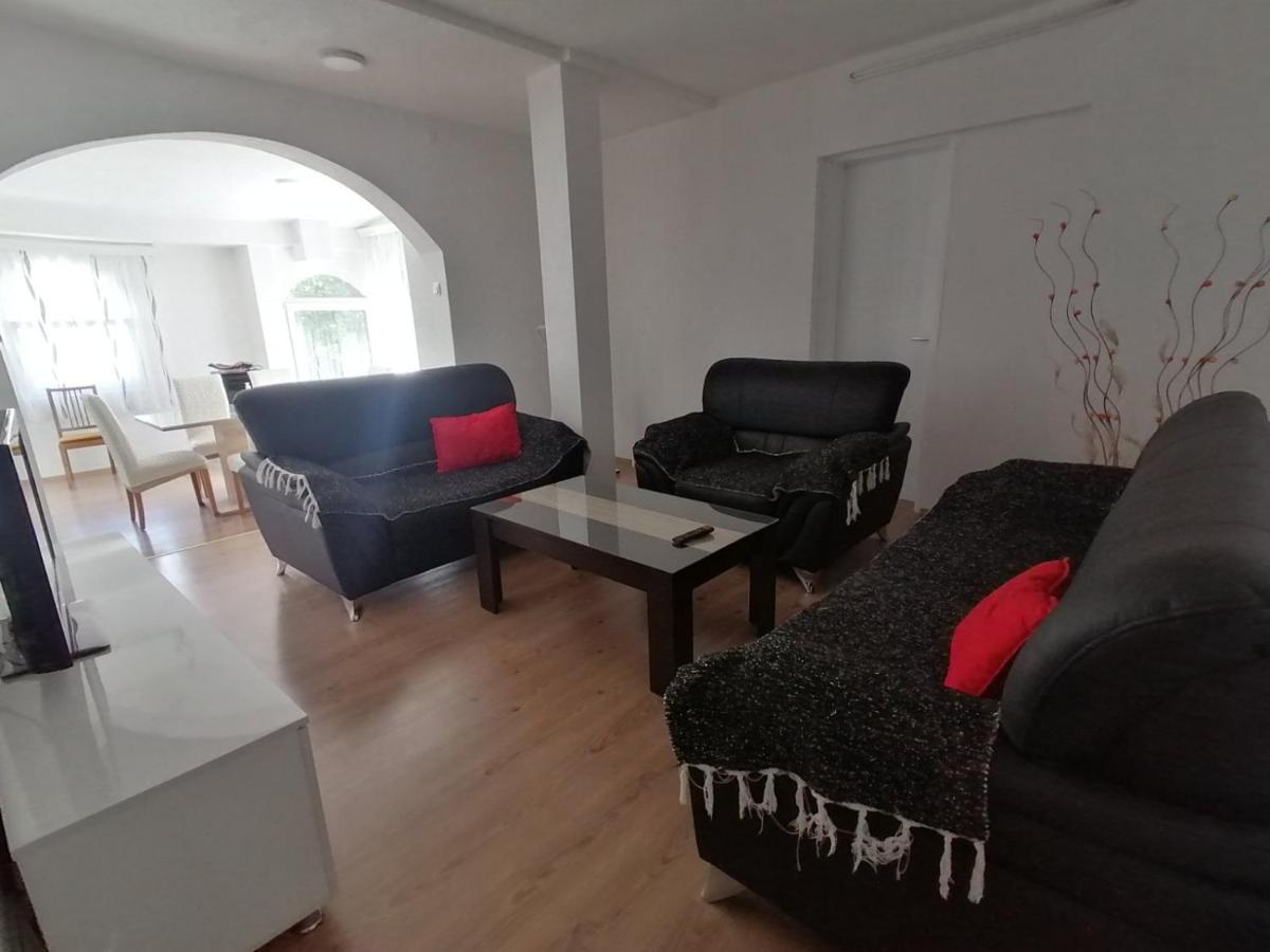 אוהריד Petroski Apartments מראה חיצוני תמונה