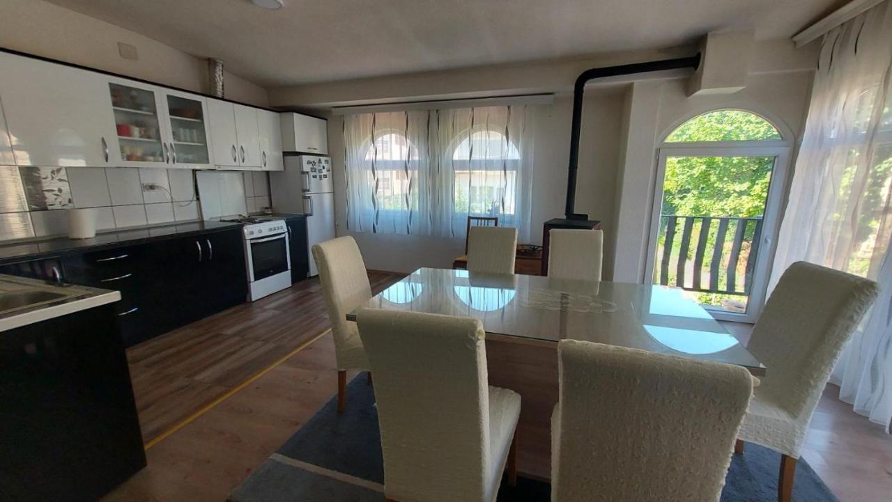 אוהריד Petroski Apartments מראה חיצוני תמונה
