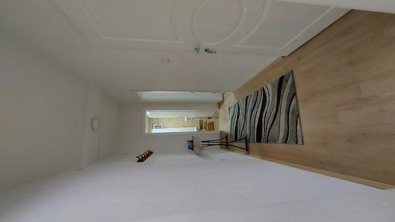 אוהריד Petroski Apartments מראה חיצוני תמונה