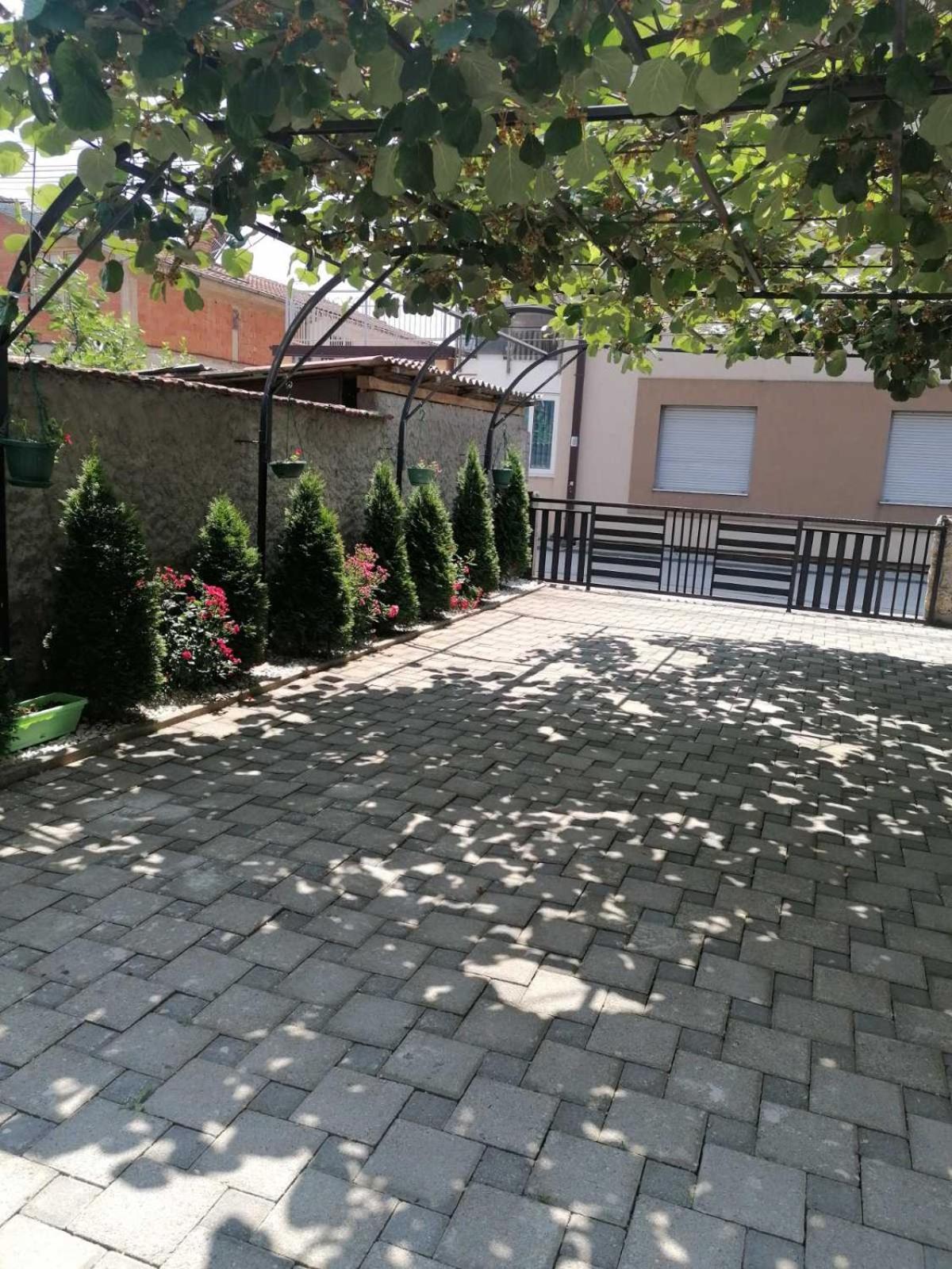אוהריד Petroski Apartments מראה חיצוני תמונה