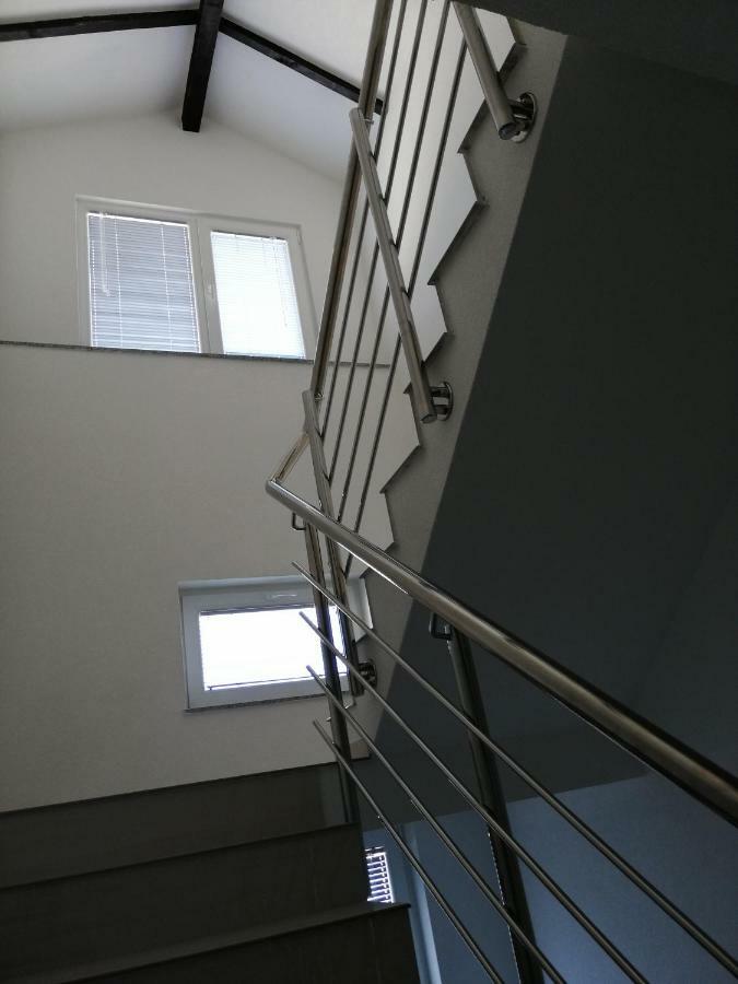 אוהריד Petroski Apartments מראה חיצוני תמונה
