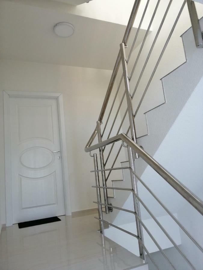 אוהריד Petroski Apartments מראה חיצוני תמונה