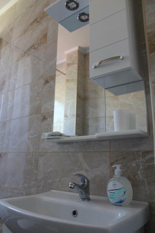 אוהריד Petroski Apartments מראה חיצוני תמונה