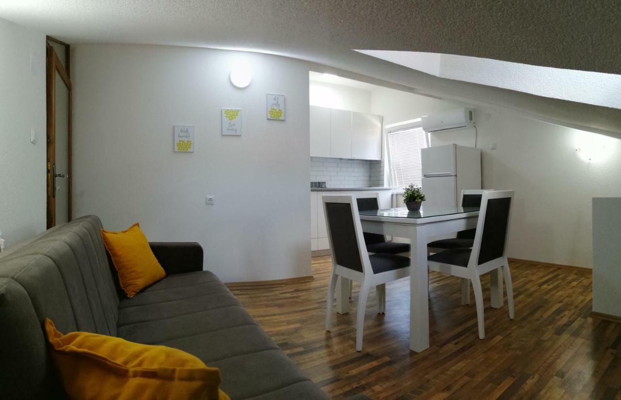 אוהריד Petroski Apartments מראה חיצוני תמונה