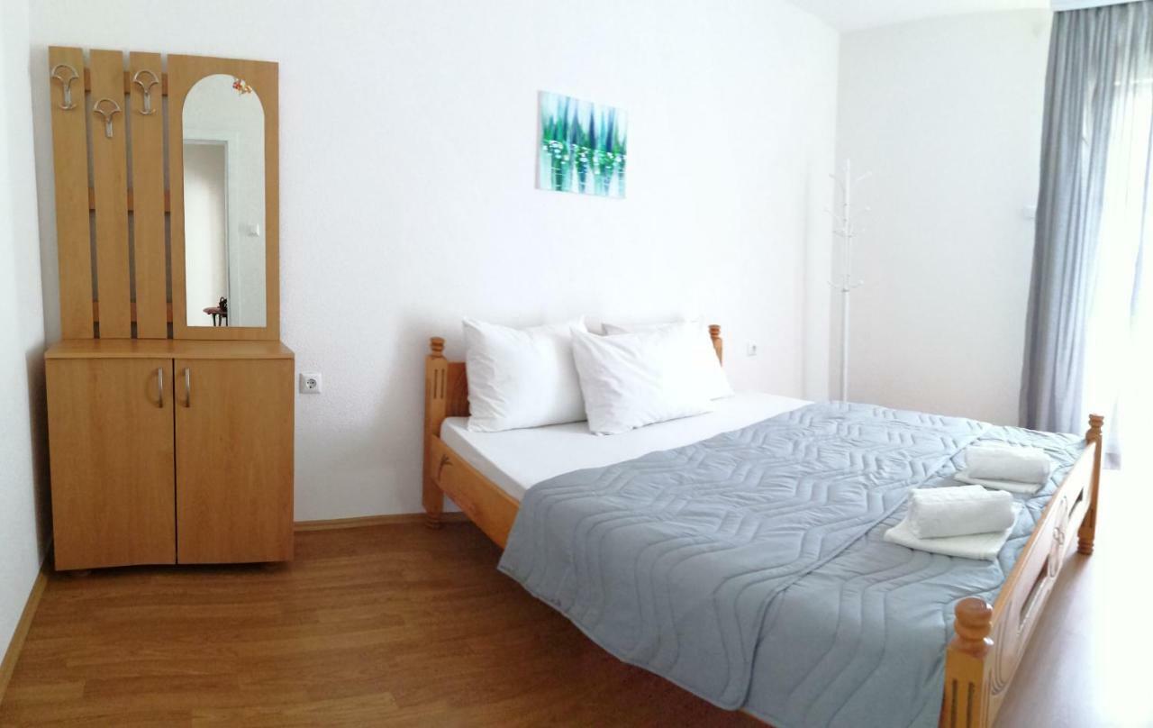 אוהריד Petroski Apartments מראה חיצוני תמונה
