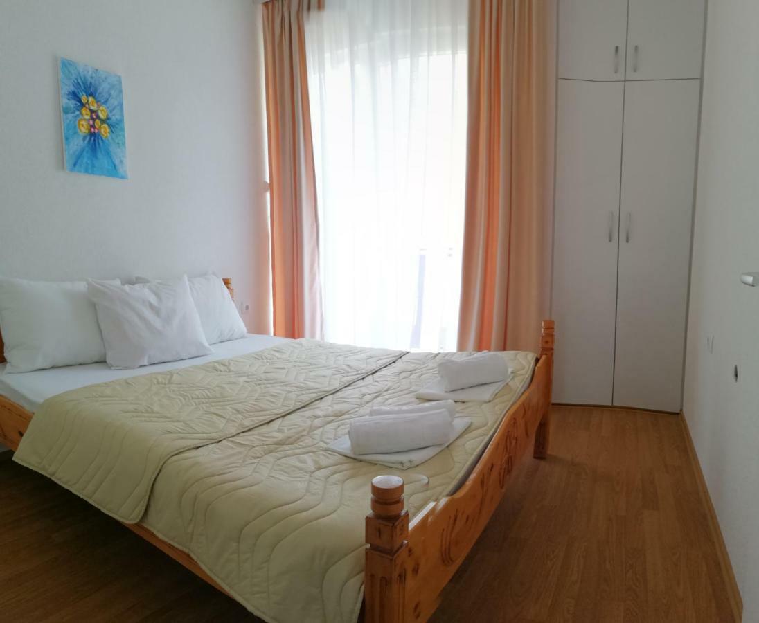 אוהריד Petroski Apartments מראה חיצוני תמונה